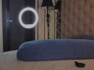 julianneedgman webcam model stream image