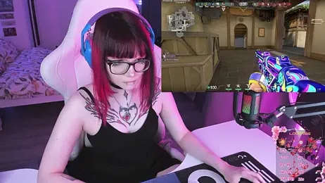 Yumi_Youkai webcam stripchat model stream image