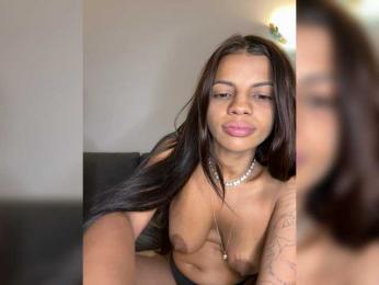 LolaJustForYou webcam model stream image
