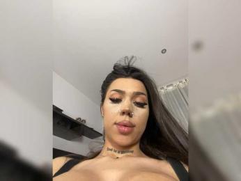 Fancy-t33n webcam bongacams model stream image