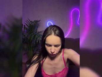 Klubnika13 webcam model stream image