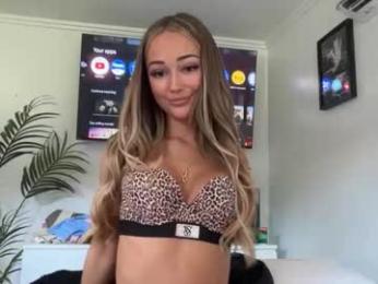 luvlivvyy webcam chaturbate model stream image