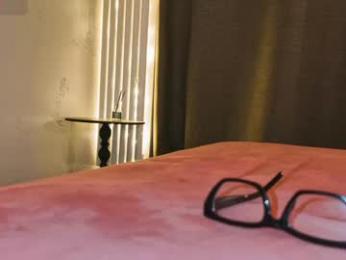 out_lust webcam model stream image