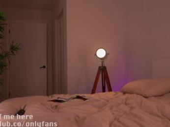 heyhorny_cb webcam model stream image