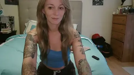 Heyitsmee33 webcam model stream image
