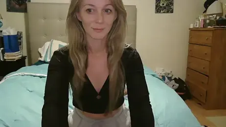 Heyitsmee33 webcam model stream image