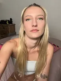 NattieNatts webcam model stream image