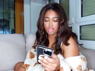 naommiscott webcam model stream image