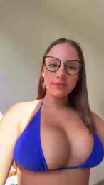 AlesiaRuso webcam model stream image