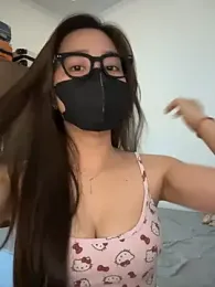 Tieumiu_9x webcam stripchat model stream image