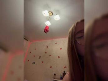 LittleDelora webcam bongacams model stream image