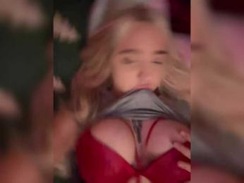 LittleDelora webcam bongacams model stream image