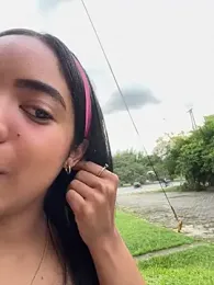 NAUGHTY_LITTLE_18 webcam model stream image