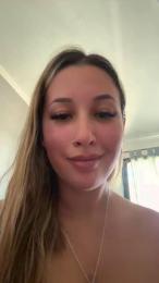 Mialunaxx webcam model stream image