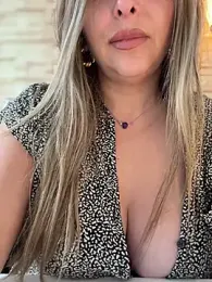 _Abril-Office1 webcam model stream image