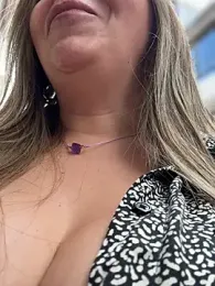 _Abril-Office1 webcam model stream image