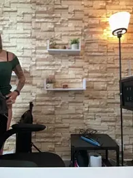 _Abril-Office1 webcam model stream image