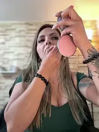 _Abril-Office1 webcam model stream image