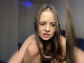 SilverSaya webcam model stream image