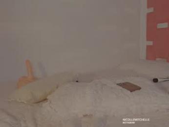 nicolle_mitchelle webcam chaturbate model stream image