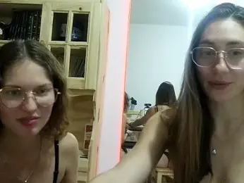 Serafina- webcam stripchat model stream image