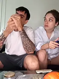 Elnonoykeila77 webcam model stream image