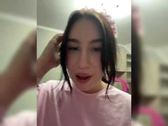 CurvyWoman- webcam bongacams model stream image