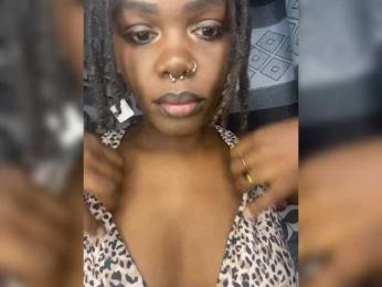 spicey webcam bongacams model stream image