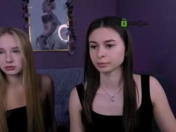 flora_ri webcam model stream image