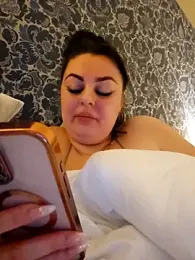 BaddieBellaUK webcam model stream image