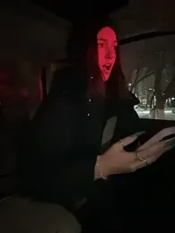 DollyTall webcam stripchat model stream image