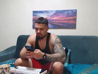 Tiberius Hunk webcam flirt4free model stream image