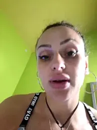 Caramellaa webcam model stream image