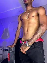 AaronCruz_ webcam stripchat model stream image