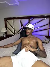 AaronCruz_ webcam stripchat model stream image