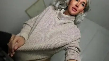 TheQueenNextDoor webcam model stream image