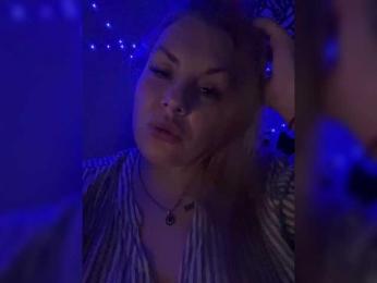 RobinLili webcam model stream image