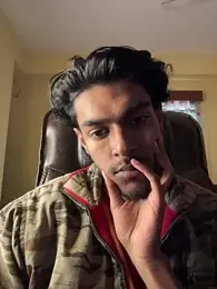 RavenKisses webcam model stream image