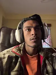 RavenKisses webcam model stream image