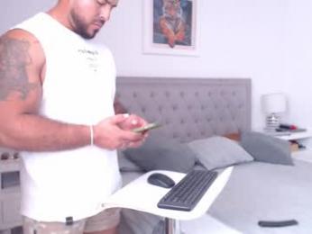 derek_group webcam model stream image