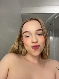 Baby_Tiny webcam model stream image