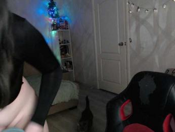 Lizzi-Peach webcam model stream image