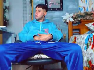 Derryck webcam model stream image