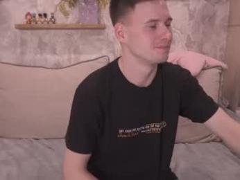 fluffy_hat webcam model stream image