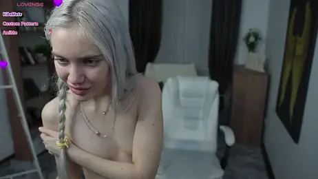 KristalCrowner webcam stripchat model stream image