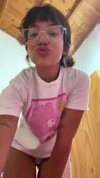 anahi50 webcam model stream image