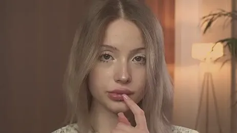 _lovendy_ webcam model stream image