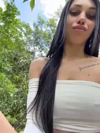 ilariea_girl webcam model stream image