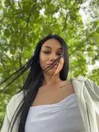 ilariea_girl webcam model stream image