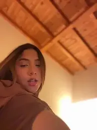 vellaah webcam stripchat model stream image